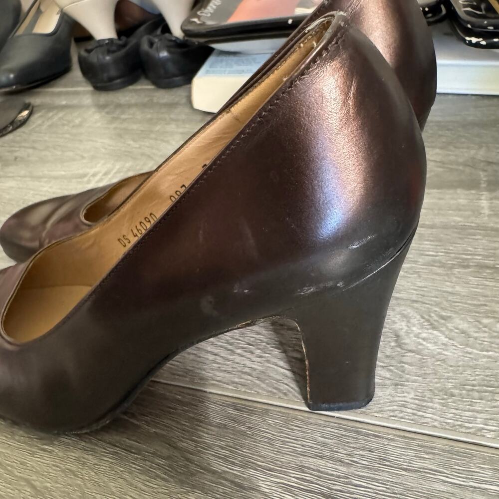 Salvatore Ferragamo Size 7 Bronze Metallic Block Heel Pumps Made in Italy - Picture 6 of 15